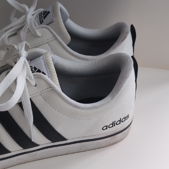 Adidas VS Pace 2.0 Classic White Sneakers with Black Stripes - Picture 3 of 10